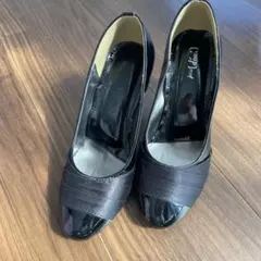 黒色パンプス