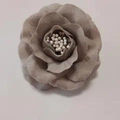 グレー 花 ブローチ ピン式