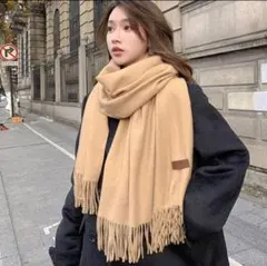 ベージュ フリンジ マフラー　ストール　可愛い　韓国　お得　セール　フワフワ　冬