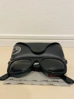 Ray-Ban Wayfarer ブラックサングラス