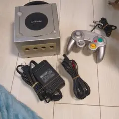 Nintendo GameCube シルバー 本体　ジャンク扱い