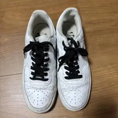 Nike ホワイト スプラッタープリント スニーカー
