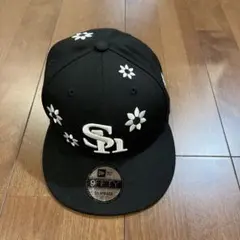 New Era 9FIFTY 花柄キャップ 黒のサムネイル