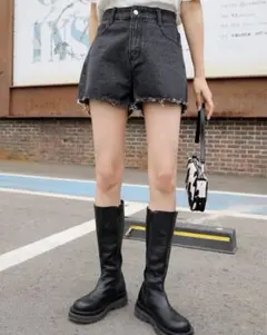 dazy カットアウト 擦り付け柄ヘム デニムショートパンツ