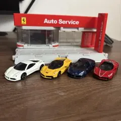 トミカ フェラーリショールーム フェラーリミニカー4台 セットのサムネイル