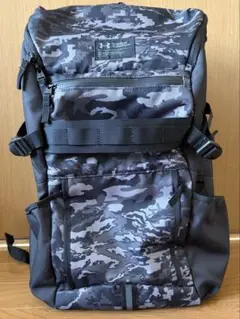 値下アンダーアーマーUA Cool Backpack 30L 迷彩柄 リュックのサムネイル