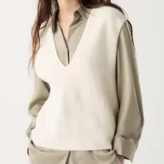 【新品】タグ付き UNIQLO 3DスフレヤーンVネックベスト　オフホワイト M