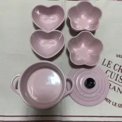 Le Creuset ルクルーゼ　ココット・フルール ピンク Le Creuset ルクルーゼ ココット・フルール ピンク