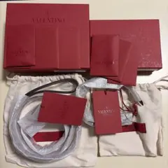 2026年最新】VALENTINO ペット用品の人気アイテム - メルカリ