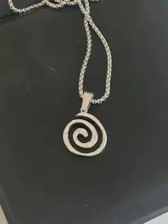 シルバー スパイラル ペンダント ネックレス