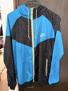 Nike ナイロンジャケット 青・黒・カラフルな点