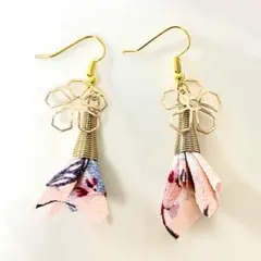 ちりめん　タッセル　ピアス　縮緬　布　桜　花　和風　ハンドメイド　ピンク系
