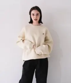 TINA:JOJUN エンブレム付きユニセックスオーバーニット