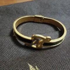 大幅再値下げ^_^ロエベ^_^金色と黒色のバングルのサムネイル