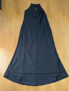 ビーズ装飾付きブラックロングドレス