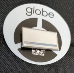 新品　globe　30周年　シングルガチャ　白　ピンバッジ　１個　keiko小室