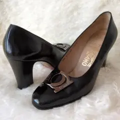 美品♡Salvatore Ferragamo フェラガモ ガンチーニパンプス 黒