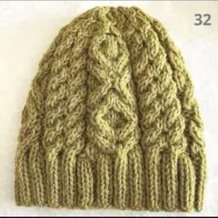 32 メリノウールのアラン模様のニット帽　手編み　ビーニー　優しいマスタード