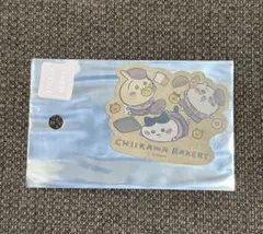 ちいかわベーカリー スマホに貼れるサイズのクラフトステッカー 転びまくるトリオ