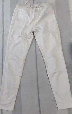 ホワイト スリムフィット チノパン