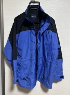 青と黒の長袖ジャケット