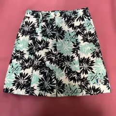 美品　クランク　ゴルフ　スカート レディース　M 白地に花柄　撥水加工