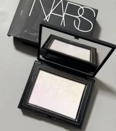 NARS ライトリフレクティング プリズマティックパウダー 04852のサムネイル