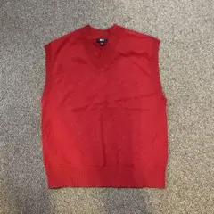 ユニクロC ベスト　赤