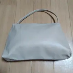 ベージュ 合成皮革 ポーチ　バッグ　★値下げしました★