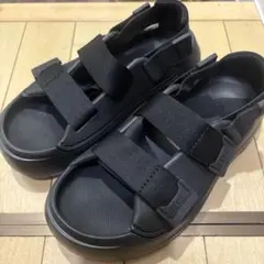 UGG STRATUS スポーツサンダル ブラック 23cmのサムネイル