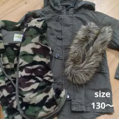 オリーブグリーン フード付きジャケット 130 迷彩　フリース