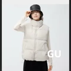 クリーム色 ダウンベスト フード付き