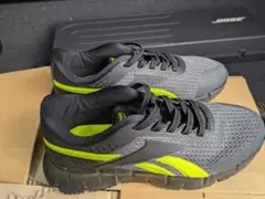 送料込み　未使用Reebok カジュアルスニーカー　サイズは写真確認