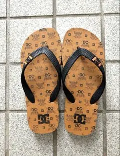 DC Shoes ビーチサンダル 総柄 ブラック ブラウンのサムネイル
