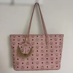 ＭＣＭ　エムシーエム　くまモチーフ　ベア　キーホルダー　バッグチャーム MCM - □新品□未使用□ MCM エムシーエム レザー ベア くま