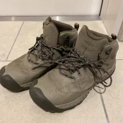 KEEN ハイカットアウトドアシューズ