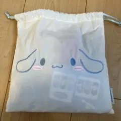 シナモンロールキャラクター靴下6足セットと巾着袋　新品未使用