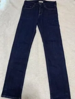 スリムフィットジーンズ