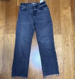 ZARA ブラックデニムパンツ