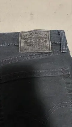 Levi's ダークグレー ストレートデニム