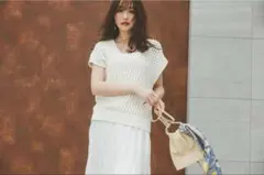 【美品】ジャスグリッティー＊透かし編みベストのサムネイル