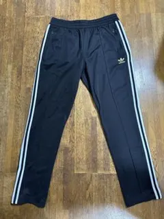 adidas 3本ライン 黒 ジャージパンツ