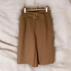 ベージュ　フレアスカート 装飾ベルト付き　Christian Dior