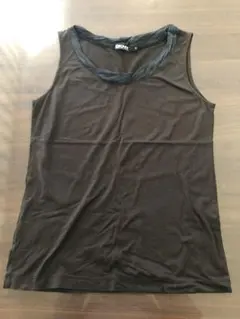 タンクトップ