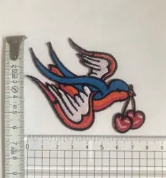 チェリーと青い鳥、刺繍ワッペン