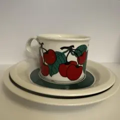 イギリス ヴィンテージ 60s〜70s レトロ キャセロール4セット イギリス ヴィンテージ 60s〜70s レトロ 陶器製 キャセロール 4セット