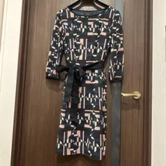 Reflect ✴︎幾何学模様 七分袖ワンピース　リボン付き