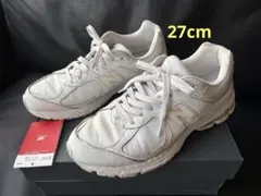 ニューバランス　スニーカー　白　ML2002RI Triple Whiteのサムネイル