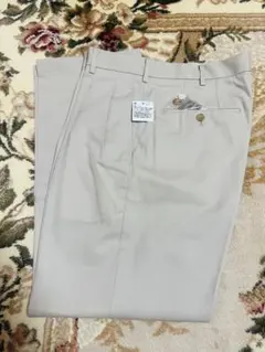 UNIQLO ベージュ ツータック ウエスト79cm