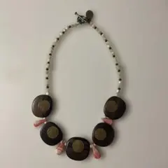 コインモチーフ ウッドビーズ ネックレス